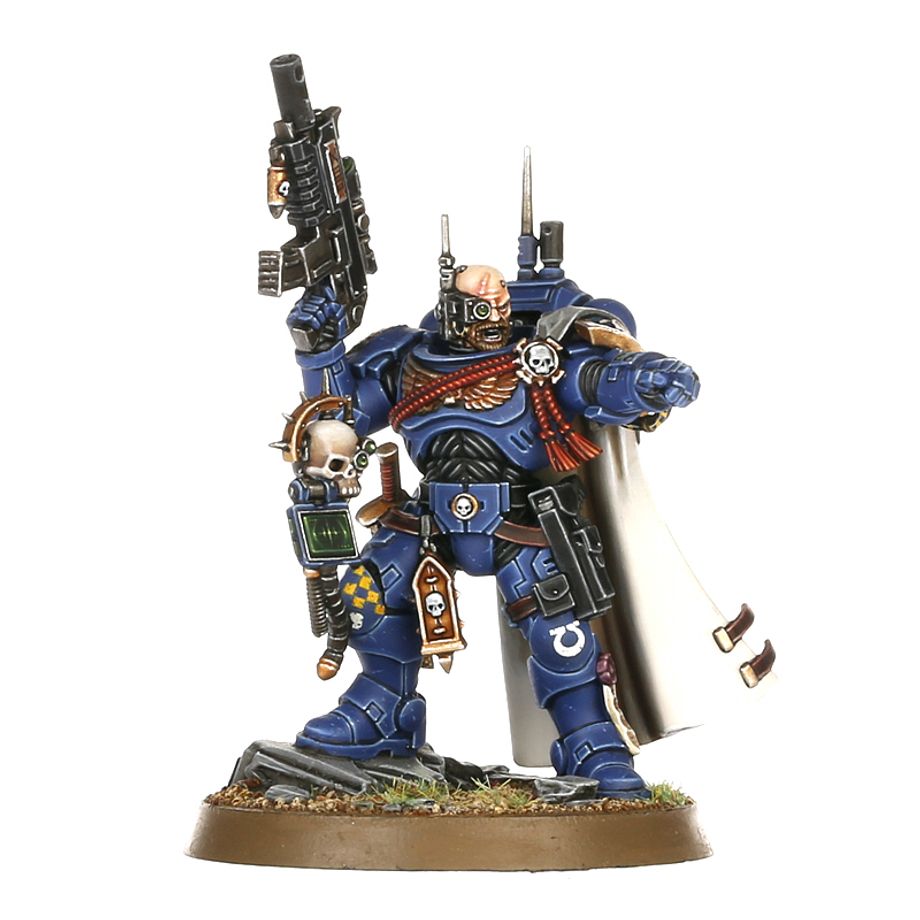Warhammer 40K: Space Marines - Captain in Phobos Armour