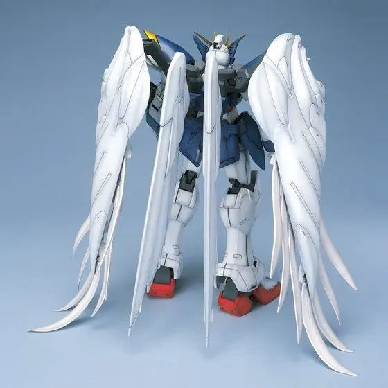 Gunpla: 1/60 Perfect Grade Wing Gundam Zero Custom (77659)